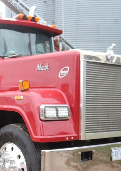 1985 Mack Superliner photo