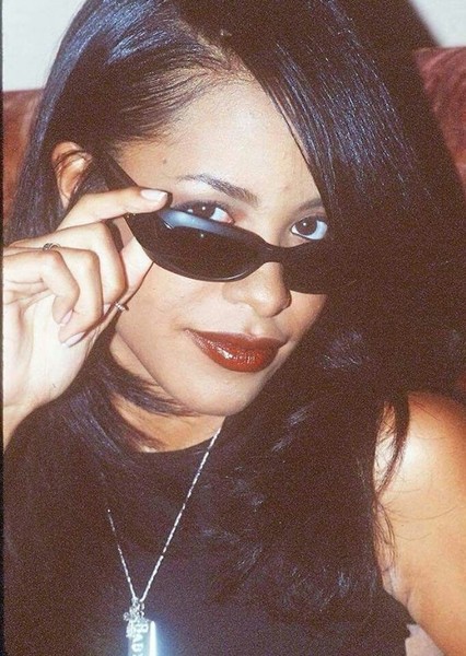 Aaliyah photo