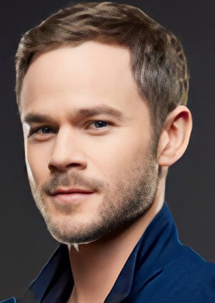 Aaron Ashmore photo