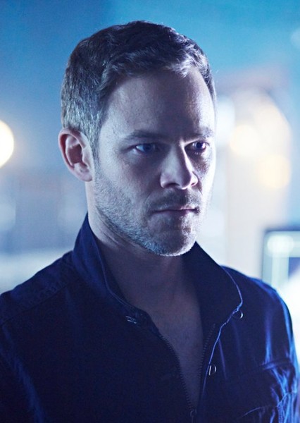 Aaron Ashmore photo