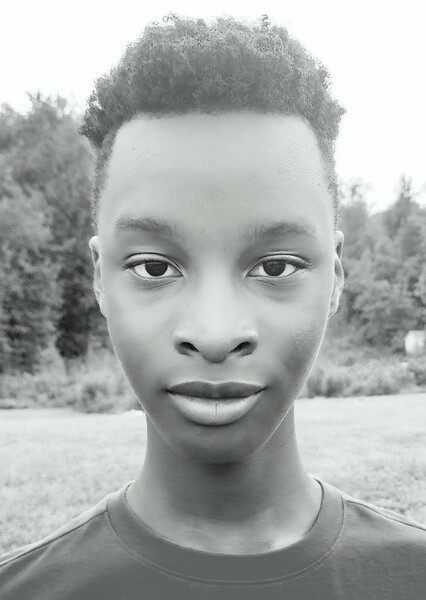 Aaron Brown photo