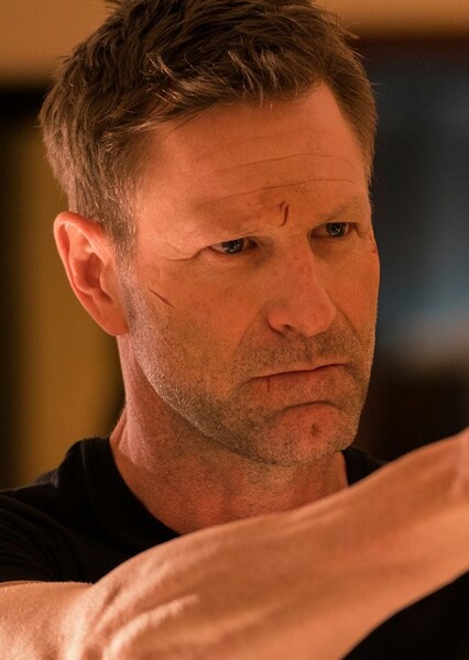 Aaron Eckhart photo