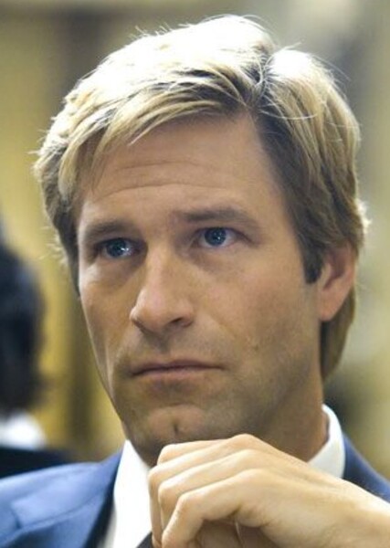 Aaron Eckhart photo