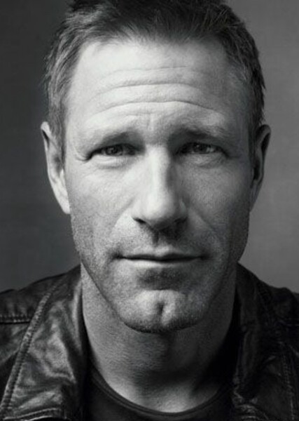 Aaron Eckhart photo