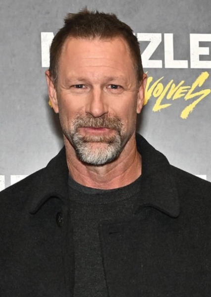 Aaron Eckhart photo