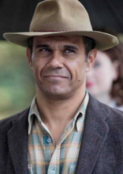 Aaron Pedersen photo
