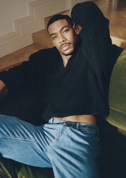 Aaron Pierre photo
