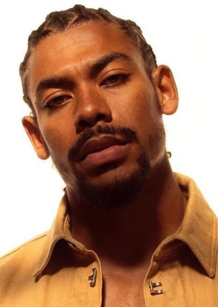 Aaron Pierre photo