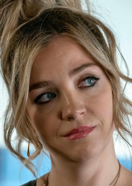 Abby Elliott photo