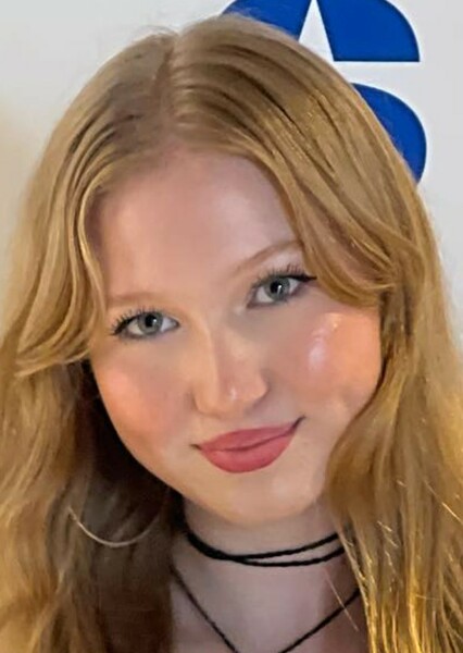 Abigail Zoe Lewis photo