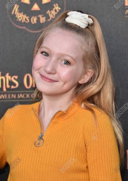 Abigail Zoe Lewis photo