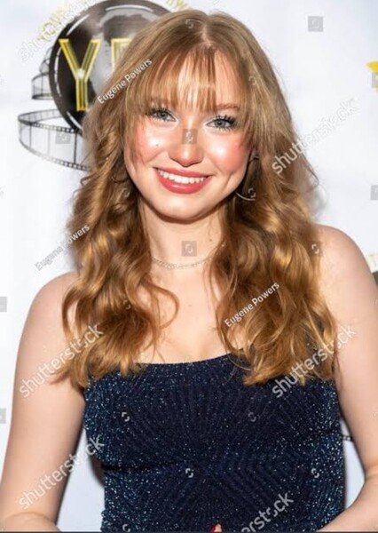 Abigail Zoe Lewis photo
