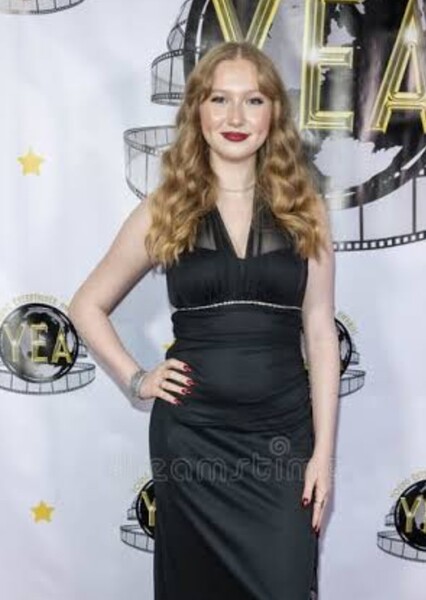 Abigail Zoe Lewis photo