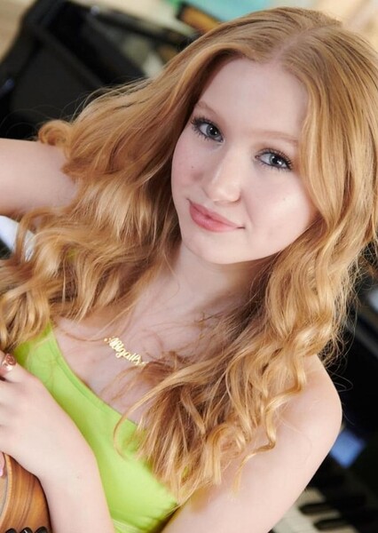 Abigail Zoe Lewis photo
