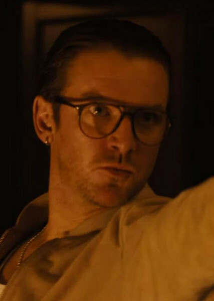 Adam Barnett / Frank (Abigail)