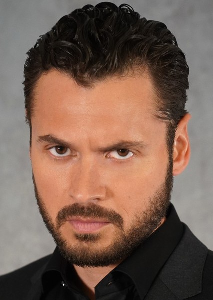 Adan Canto photo