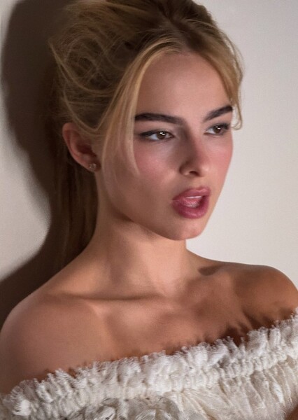 Addison Rae photo