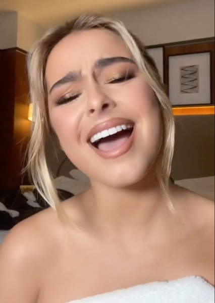 Addison Rae photo