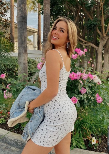 Addison Rae photo
