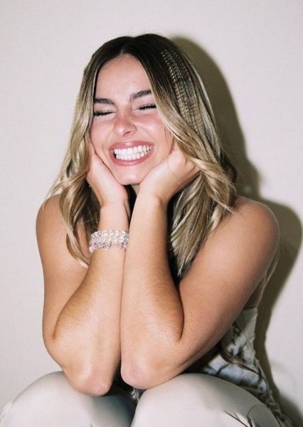 Addison Rae photo