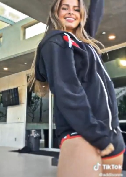 Addison Rae photo