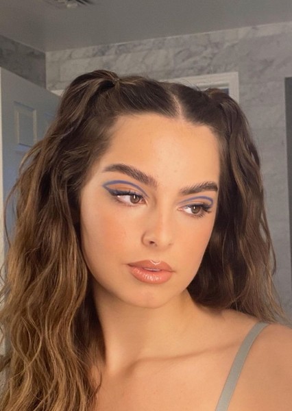 Addison Rae photo