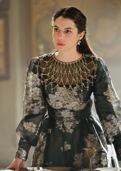 Adelaide Kane photo