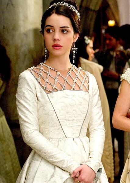 Adelaide Kane photo