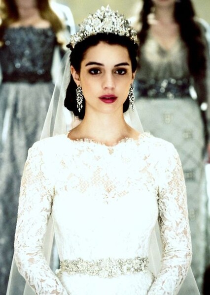 Adelaide Kane photo
