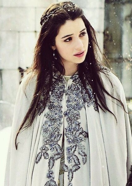 Adelaide Kane photo