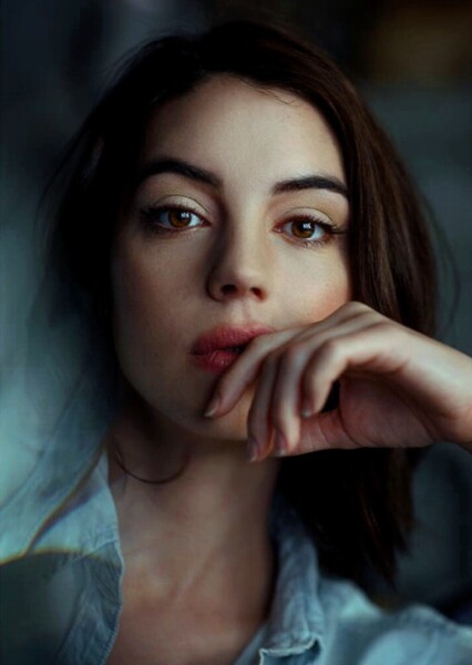 Adelaide Kane photo