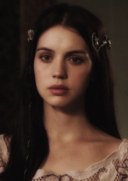 Adelaide Kane photo