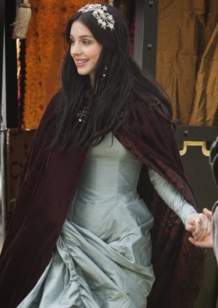 Adelaide Kane photo