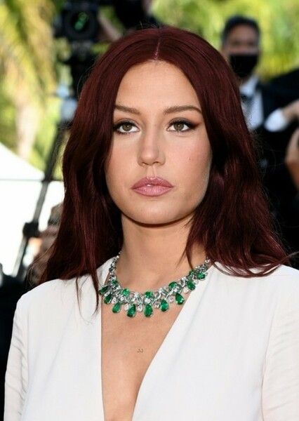 Adèle Exarchopoulos photo