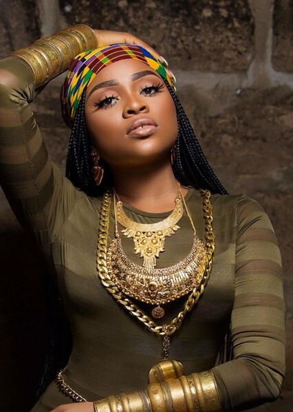 Adina Thembi photo