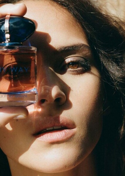 Adria Arjona photo