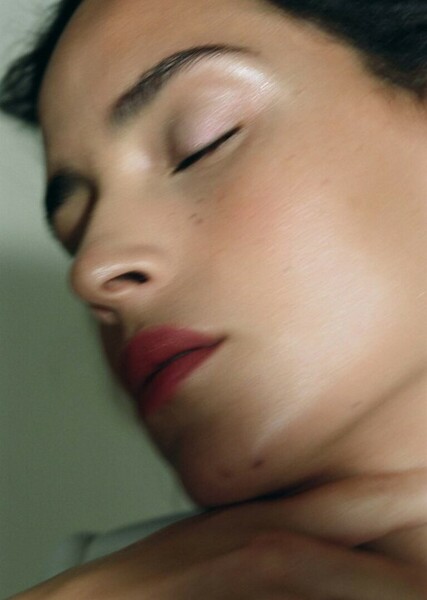 Adria Arjona photo