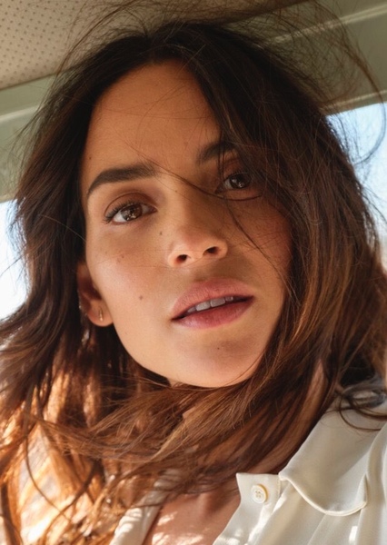 Adria Arjona photo