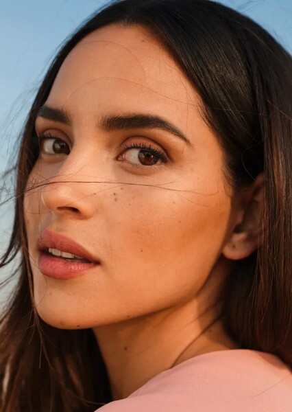 Adria Arjona photo