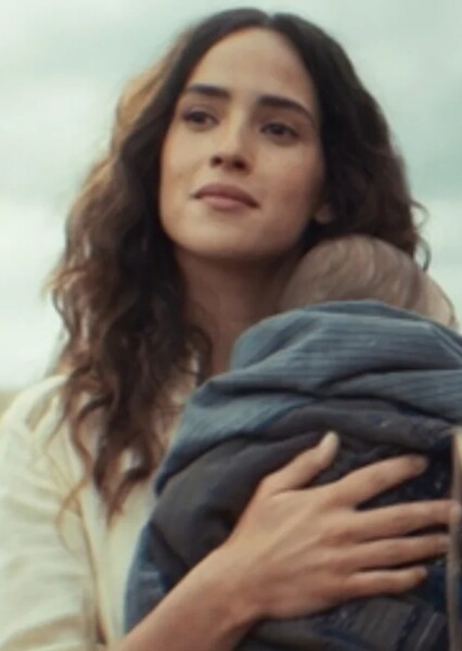 Adria Arjona photo
