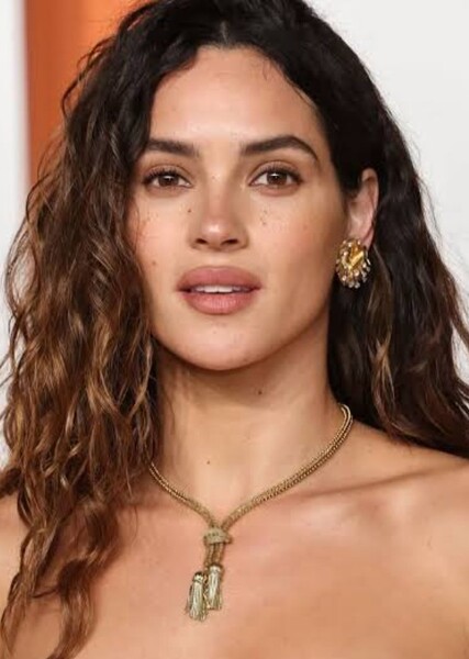Adria Arjona photo