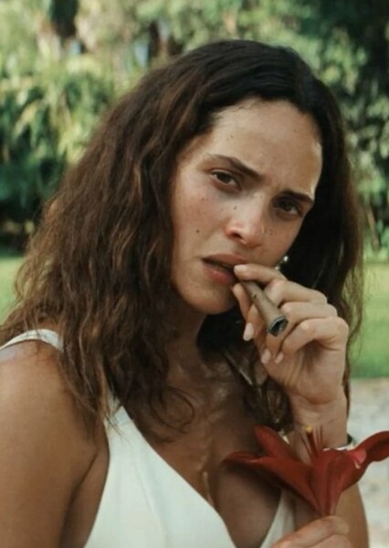 Adria Arjona