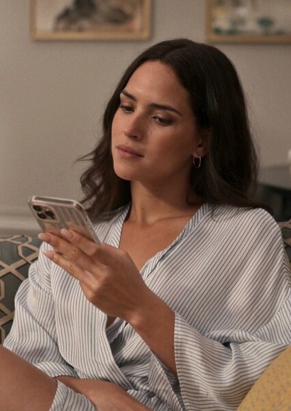 Adria Arjona photo