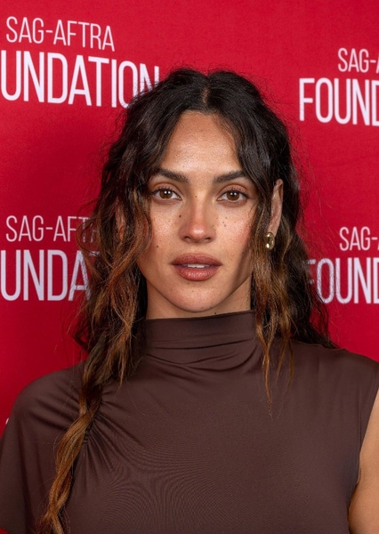 Adria Arjona photo