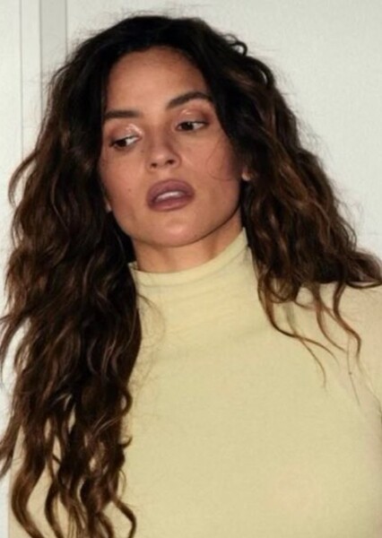 Adria Arjona photo