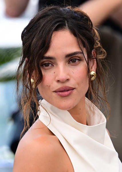 Adria Arjona photo