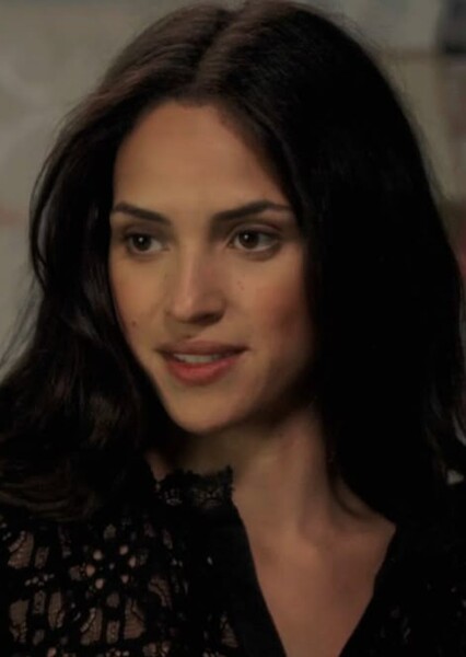 Adria Arjona