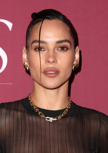 Adria Arjona photo