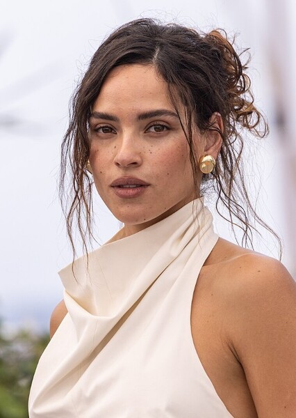 Adria Arjona photo