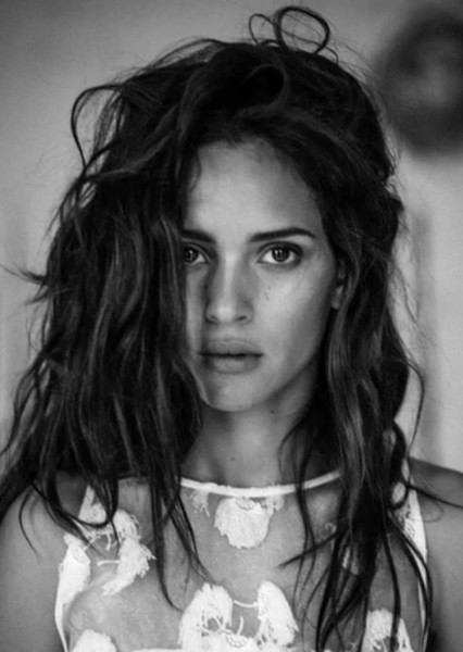 Adria Arjona
